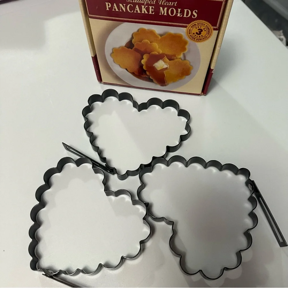 Williams Somoma Heart Pancake Molds 3 pieces
